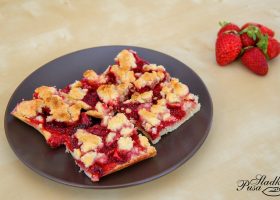 Jahodový koláč z vláčného těsta