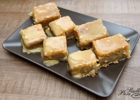 Vláčné jablečné řezy s cukrovou polevou